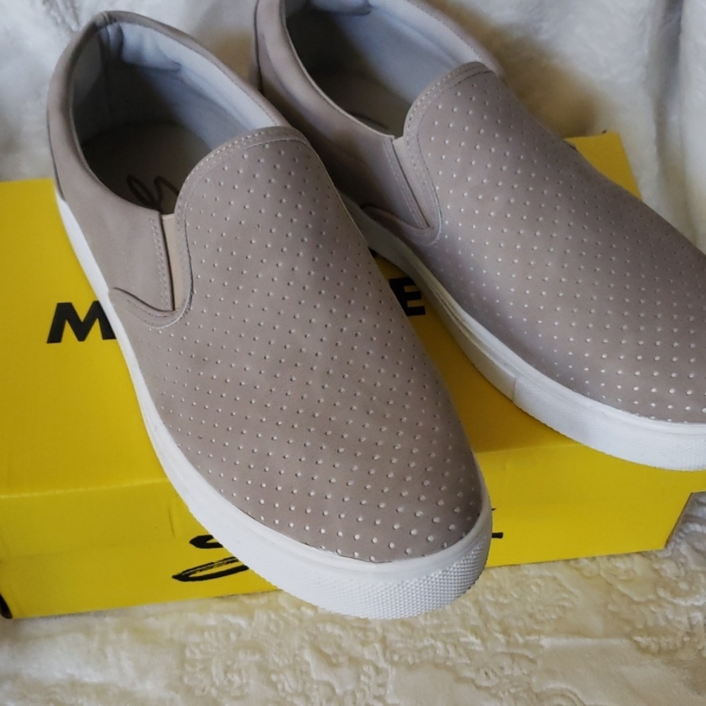 Brand new Seven7 Shoes